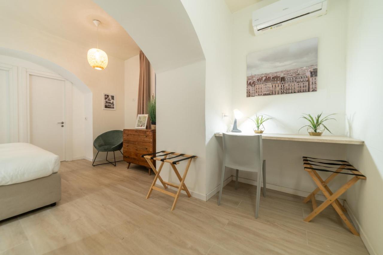 Cozy And Modern Brera Apartment Milan